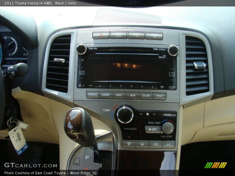 Black / Ivory 2011 Toyota Venza I4 AWD