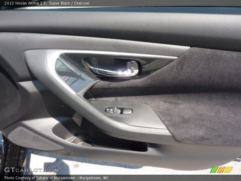 Super Black / Charcoal 2013 Nissan Altima 2.5