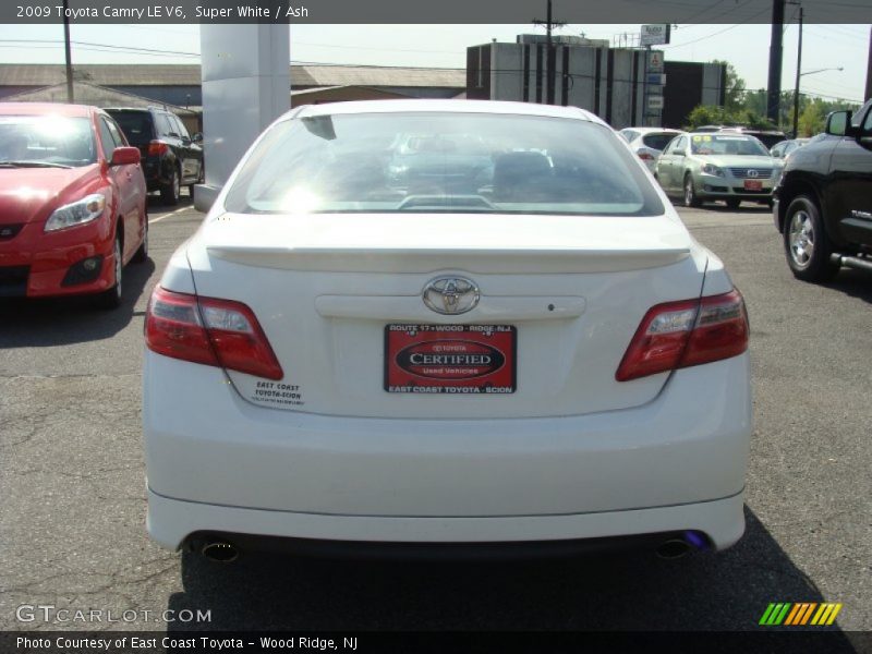 Super White / Ash 2009 Toyota Camry LE V6