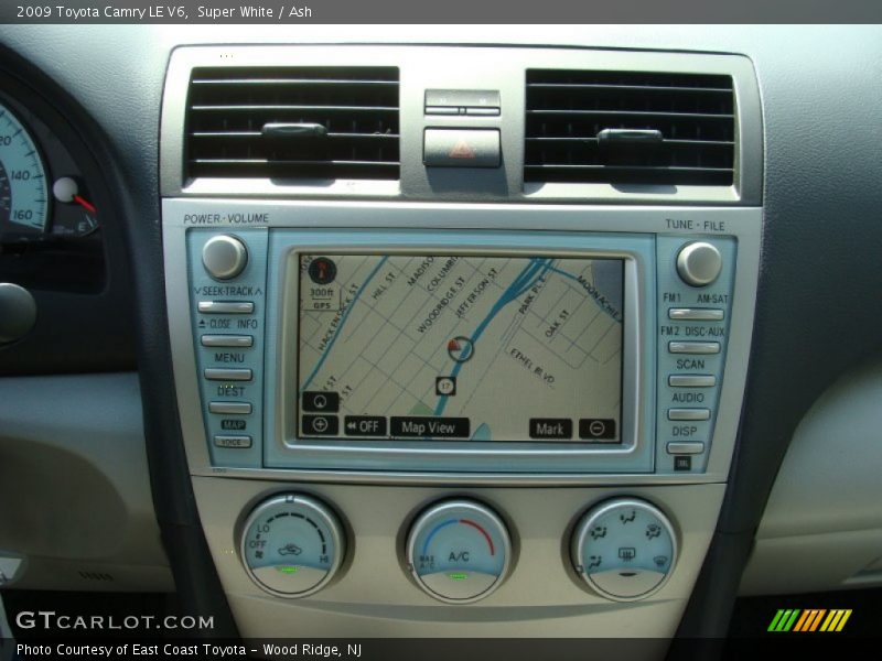 Super White / Ash 2009 Toyota Camry LE V6