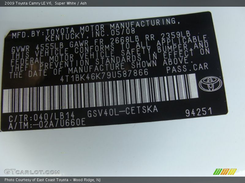 Super White / Ash 2009 Toyota Camry LE V6