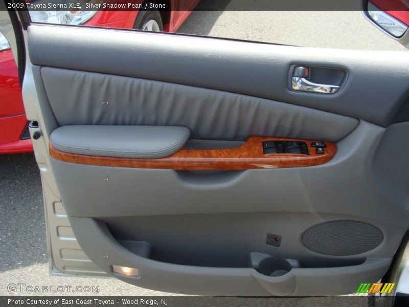 Silver Shadow Pearl / Stone 2009 Toyota Sienna XLE