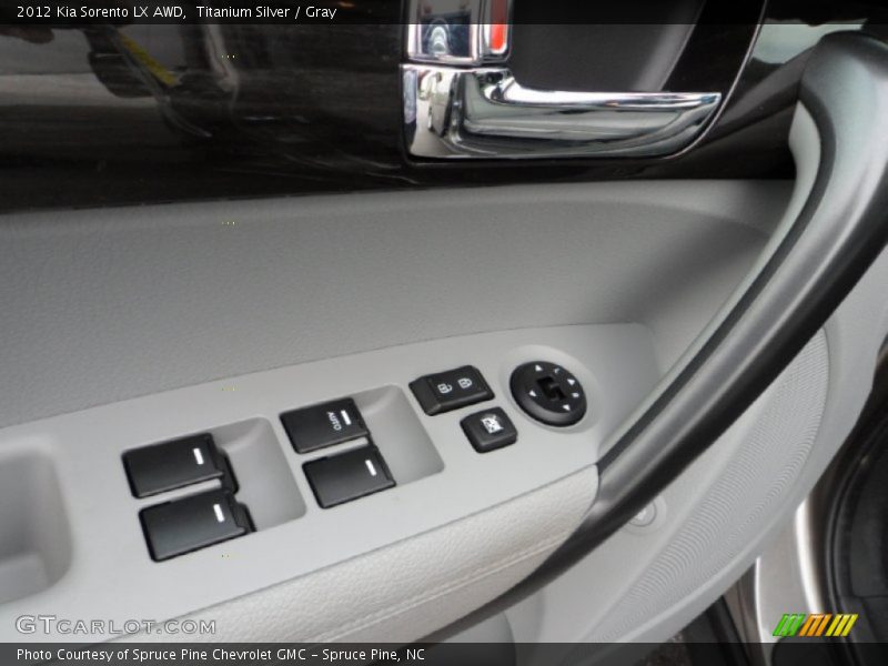 Titanium Silver / Gray 2012 Kia Sorento LX AWD