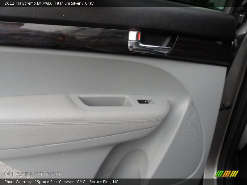 Titanium Silver / Gray 2012 Kia Sorento LX AWD