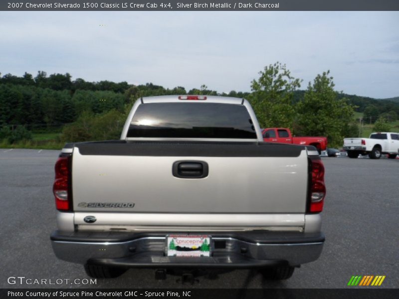 Silver Birch Metallic / Dark Charcoal 2007 Chevrolet Silverado 1500 Classic LS Crew Cab 4x4