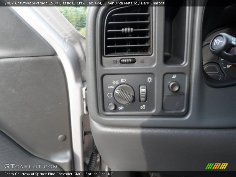 Silver Birch Metallic / Dark Charcoal 2007 Chevrolet Silverado 1500 Classic LS Crew Cab 4x4