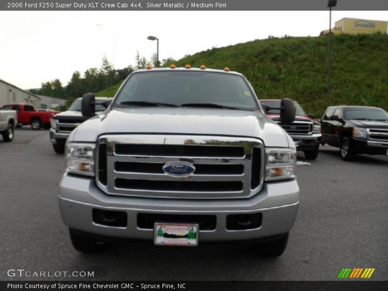 Silver Metallic / Medium Flint 2006 Ford F250 Super Duty XLT Crew Cab 4x4