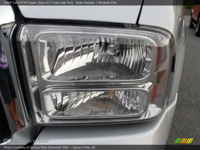 Silver Metallic / Medium Flint 2006 Ford F250 Super Duty XLT Crew Cab 4x4