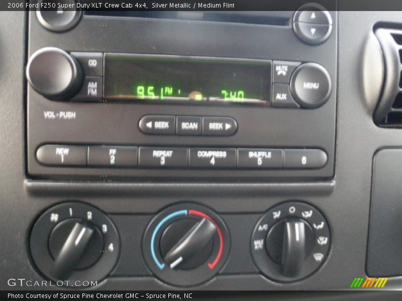Silver Metallic / Medium Flint 2006 Ford F250 Super Duty XLT Crew Cab 4x4