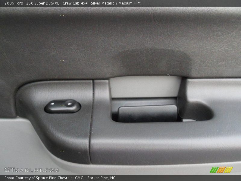 Silver Metallic / Medium Flint 2006 Ford F250 Super Duty XLT Crew Cab 4x4