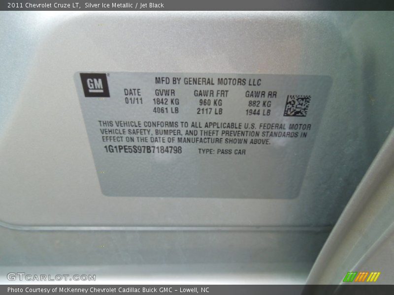 Silver Ice Metallic / Jet Black 2011 Chevrolet Cruze LT