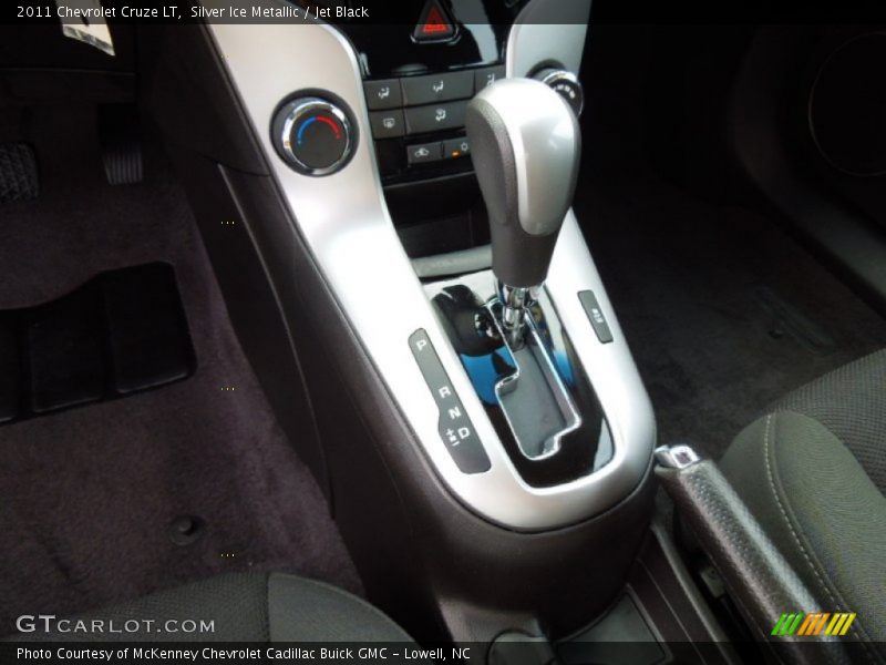 Silver Ice Metallic / Jet Black 2011 Chevrolet Cruze LT