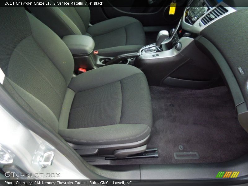 Silver Ice Metallic / Jet Black 2011 Chevrolet Cruze LT