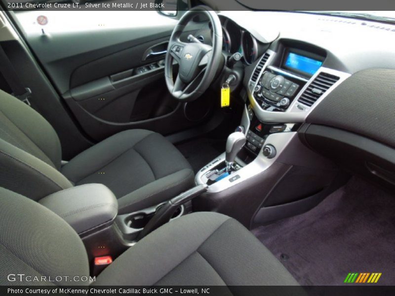 Silver Ice Metallic / Jet Black 2011 Chevrolet Cruze LT