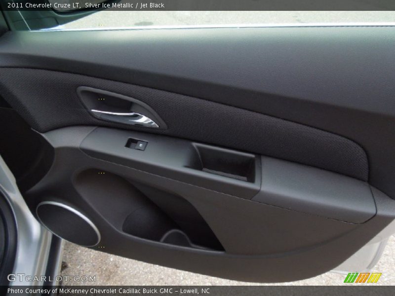 Silver Ice Metallic / Jet Black 2011 Chevrolet Cruze LT
