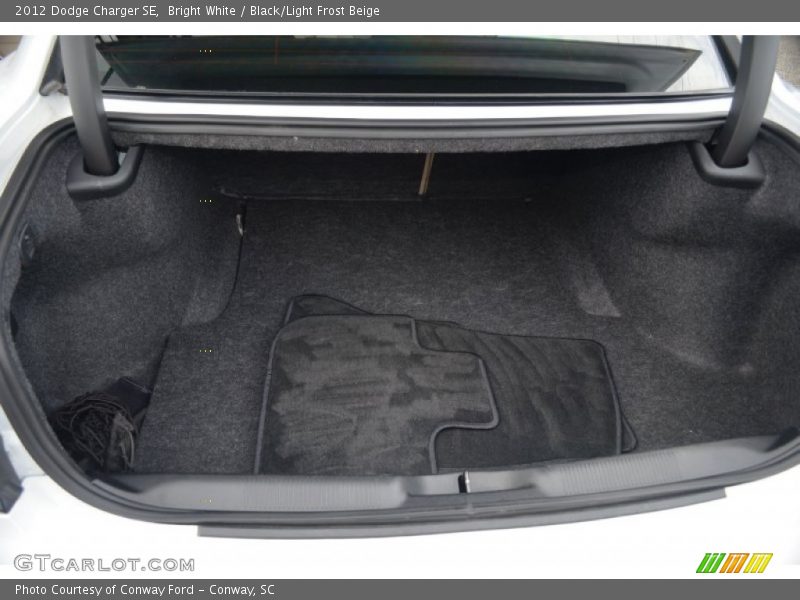 Bright White / Black/Light Frost Beige 2012 Dodge Charger SE