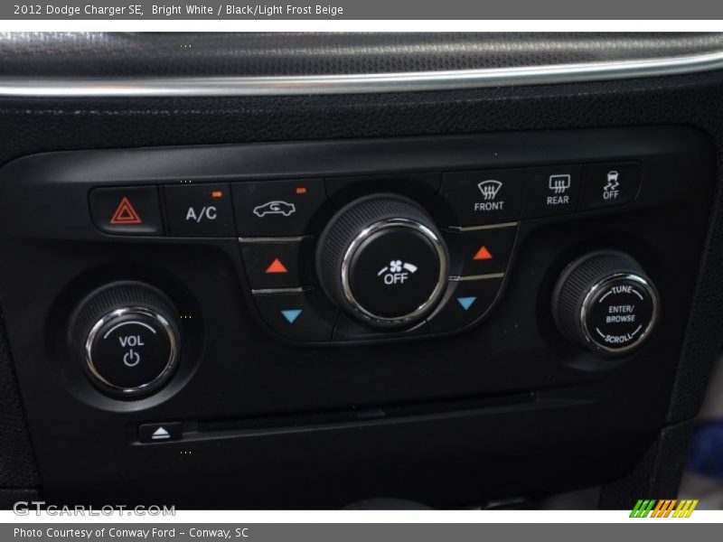 Bright White / Black/Light Frost Beige 2012 Dodge Charger SE