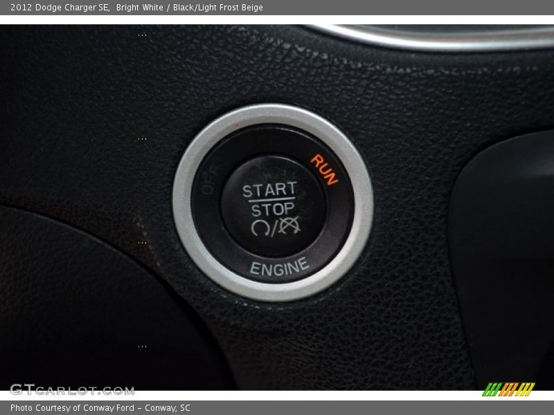 Bright White / Black/Light Frost Beige 2012 Dodge Charger SE
