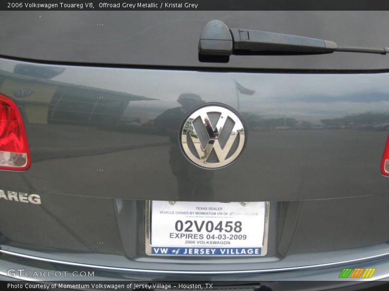 Offroad Grey Metallic / Kristal Grey 2006 Volkswagen Touareg V8
