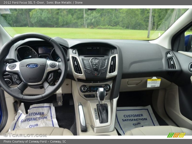 Dashboard of 2012 Focus SEL 5-Door
