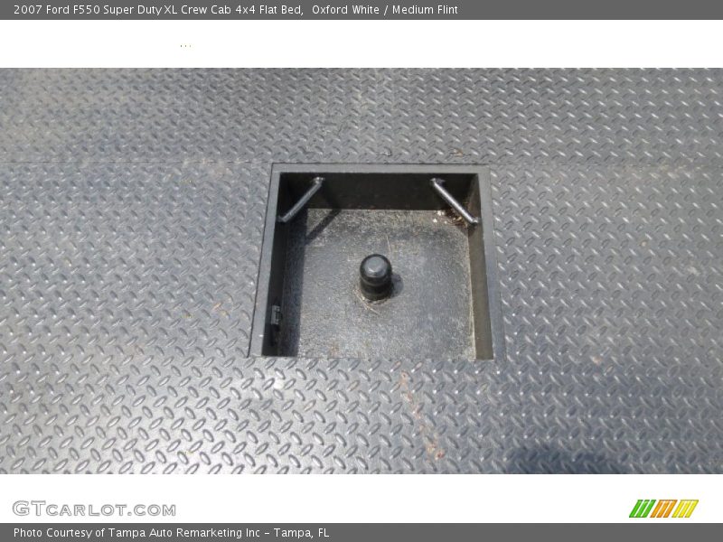 Oxford White / Medium Flint 2007 Ford F550 Super Duty XL Crew Cab 4x4 Flat Bed