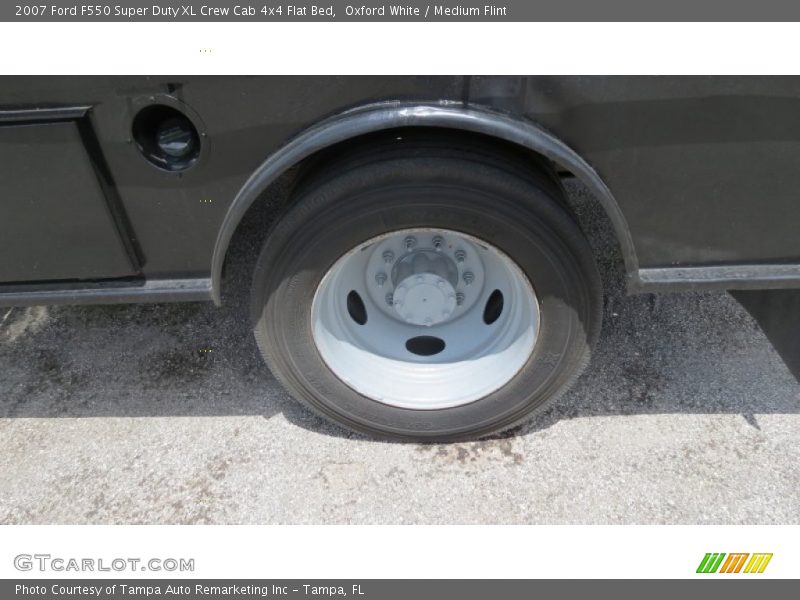 Oxford White / Medium Flint 2007 Ford F550 Super Duty XL Crew Cab 4x4 Flat Bed