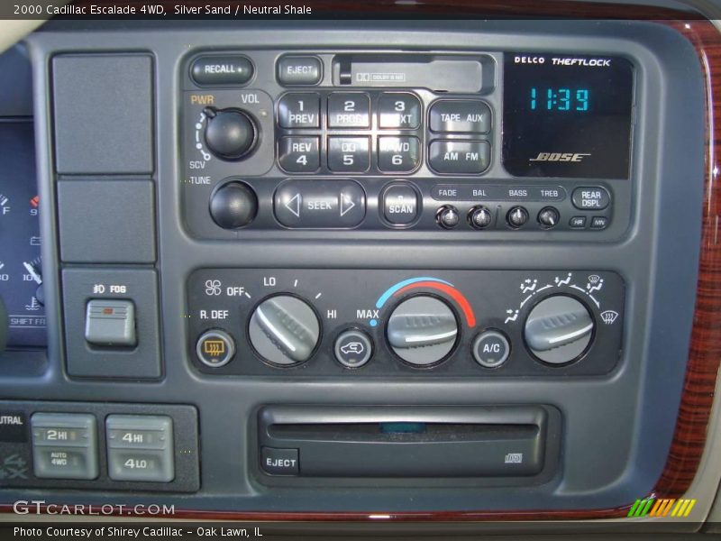 Silver Sand / Neutral Shale 2000 Cadillac Escalade 4WD