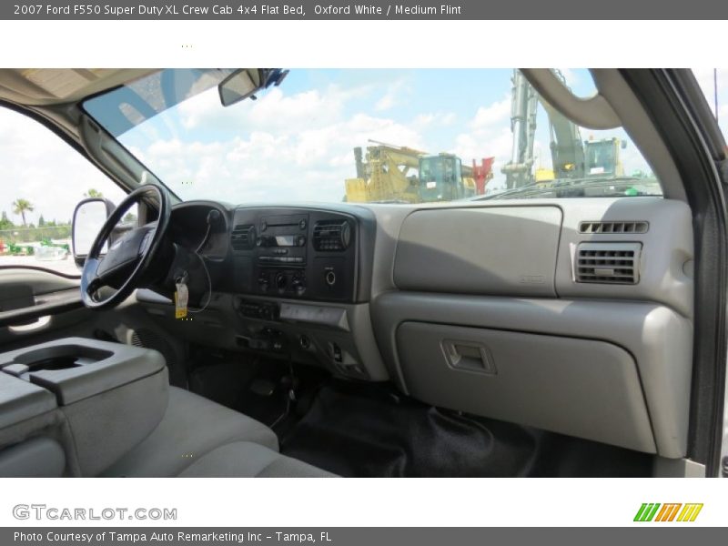 Oxford White / Medium Flint 2007 Ford F550 Super Duty XL Crew Cab 4x4 Flat Bed
