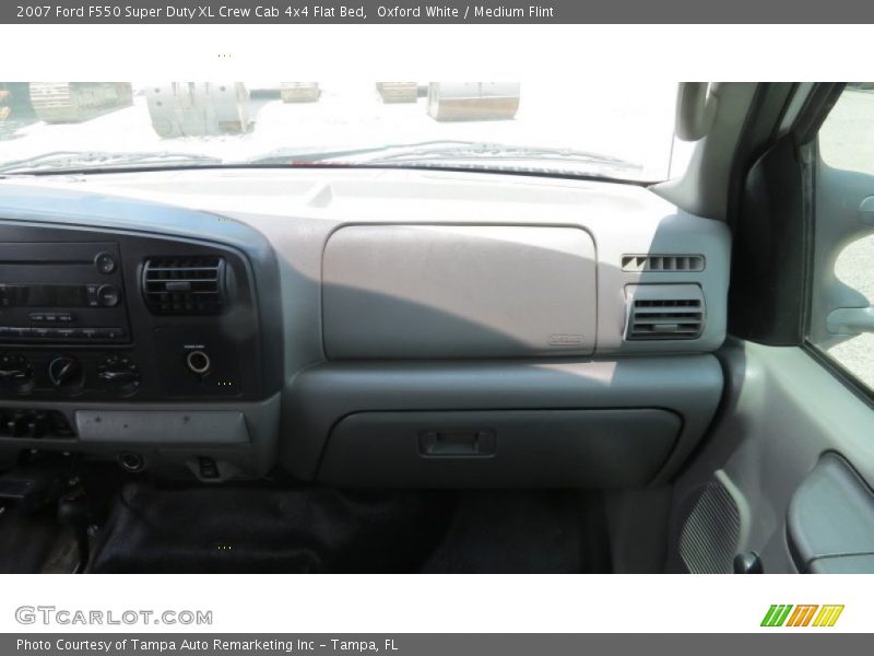 Oxford White / Medium Flint 2007 Ford F550 Super Duty XL Crew Cab 4x4 Flat Bed