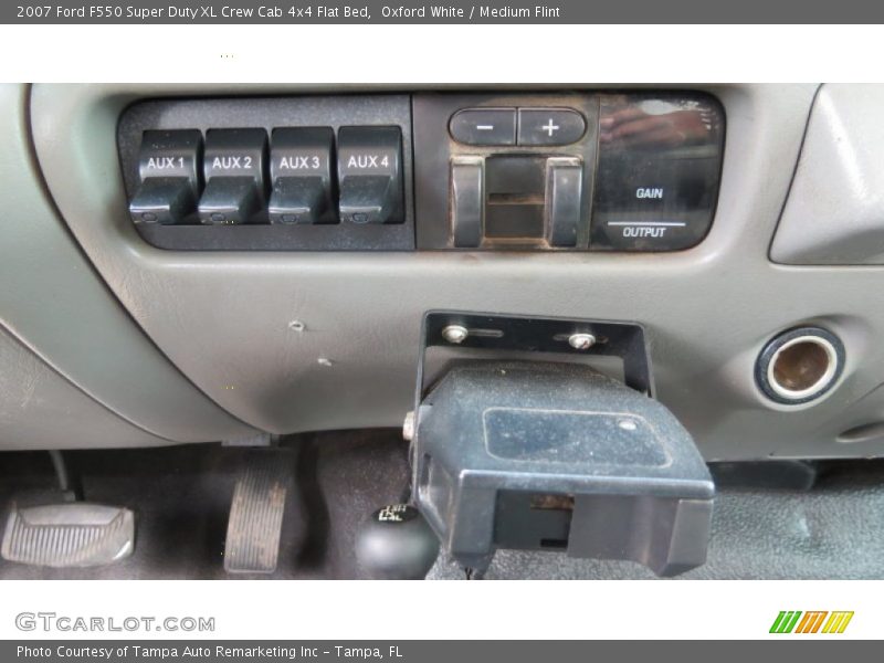 Oxford White / Medium Flint 2007 Ford F550 Super Duty XL Crew Cab 4x4 Flat Bed