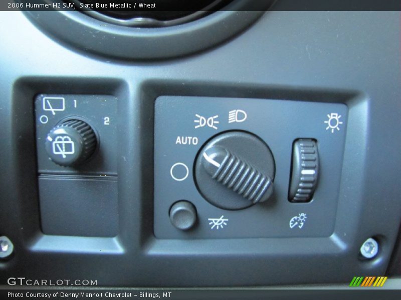 Controls of 2006 H2 SUV