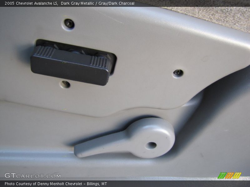 Dark Gray Metallic / Gray/Dark Charcoal 2005 Chevrolet Avalanche LS