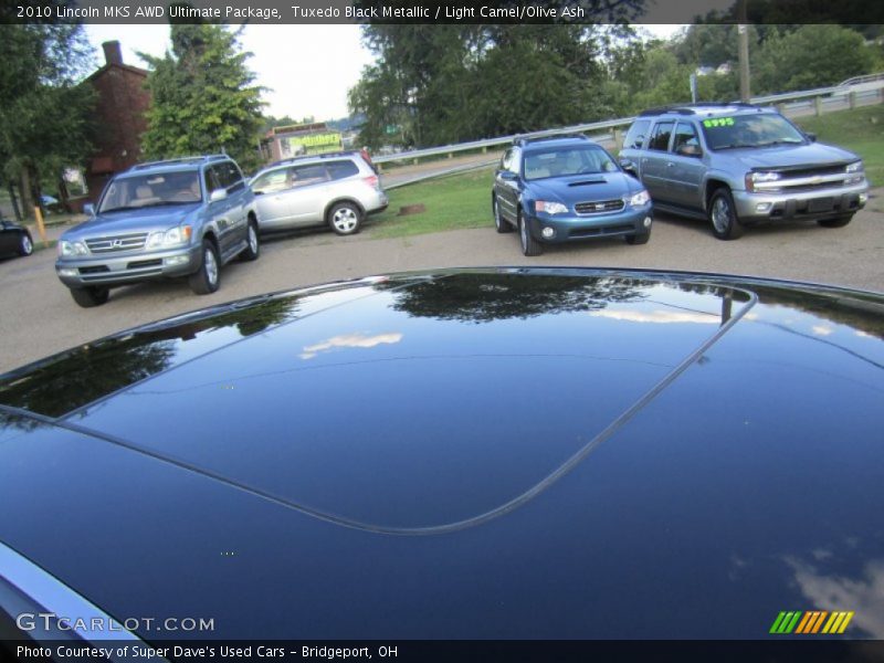 Tuxedo Black Metallic / Light Camel/Olive Ash 2010 Lincoln MKS AWD Ultimate Package
