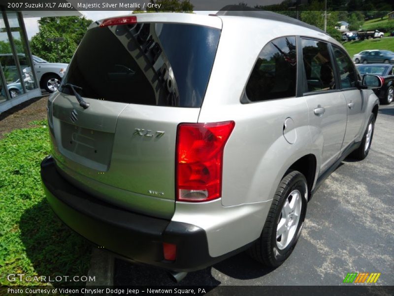 Majestic Silver Metallic / Grey 2007 Suzuki XL7 AWD