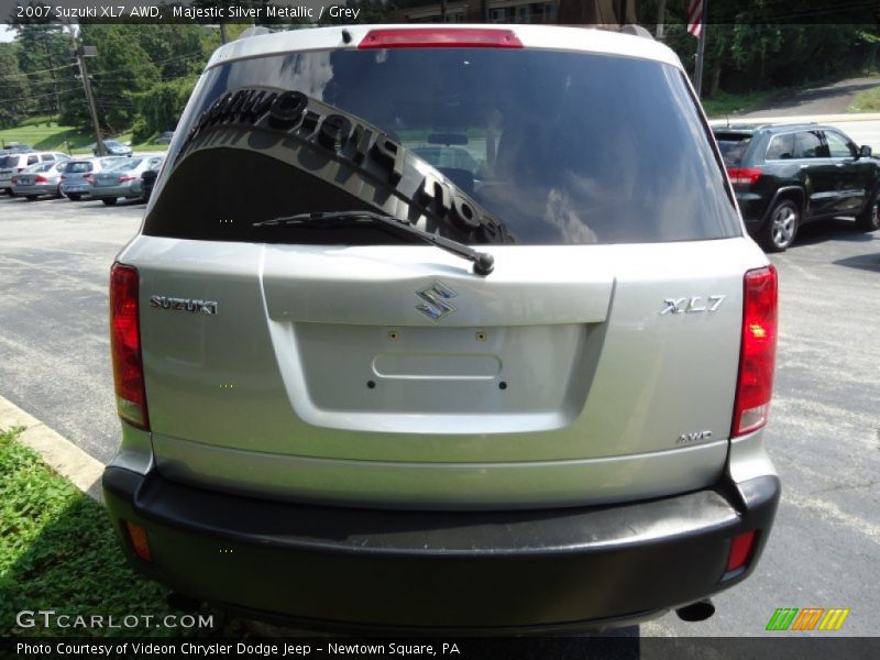 Majestic Silver Metallic / Grey 2007 Suzuki XL7 AWD