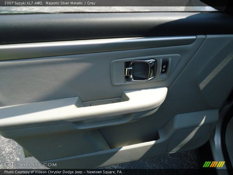 Majestic Silver Metallic / Grey 2007 Suzuki XL7 AWD