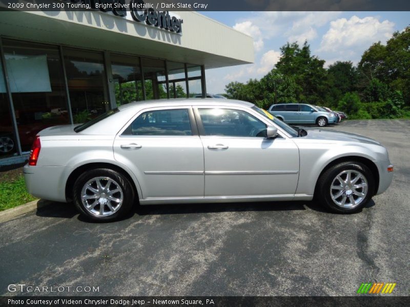 Bright Silver Metallic / Dark Slate Gray 2009 Chrysler 300 Touring