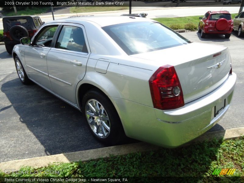 Bright Silver Metallic / Dark Slate Gray 2009 Chrysler 300 Touring