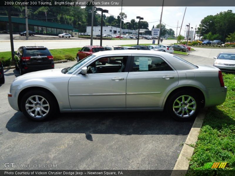 Bright Silver Metallic / Dark Slate Gray 2009 Chrysler 300 Touring