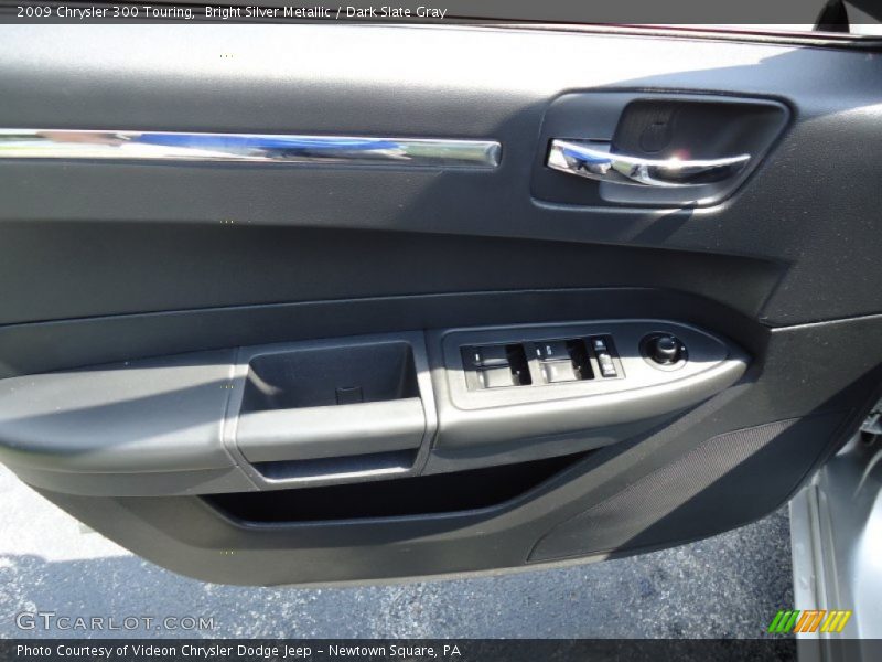 Bright Silver Metallic / Dark Slate Gray 2009 Chrysler 300 Touring