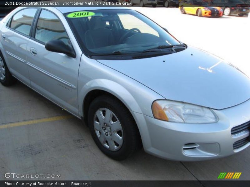 Bright Silver Metallic / Dark Slate Gray 2001 Dodge Stratus SE Sedan