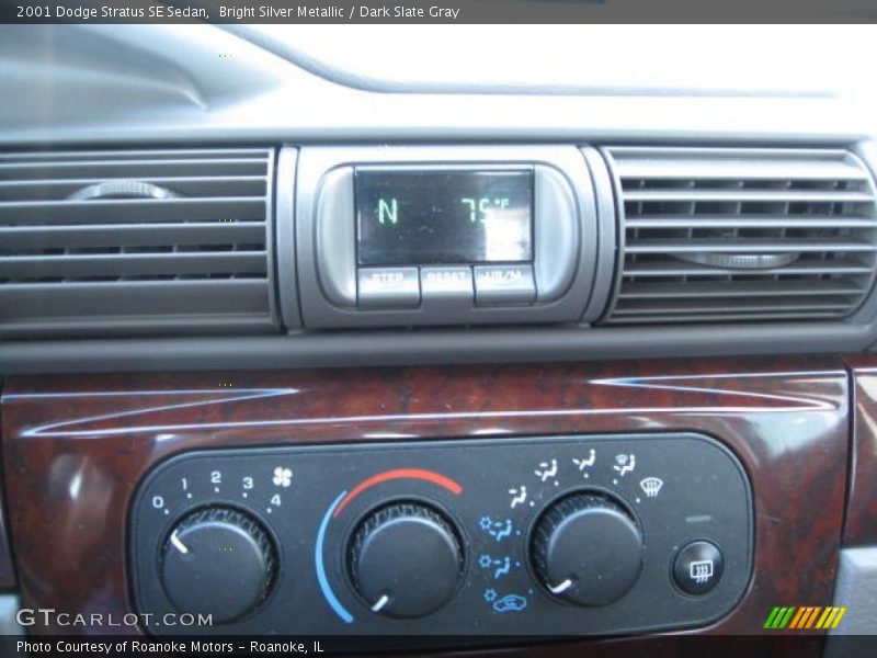 Bright Silver Metallic / Dark Slate Gray 2001 Dodge Stratus SE Sedan