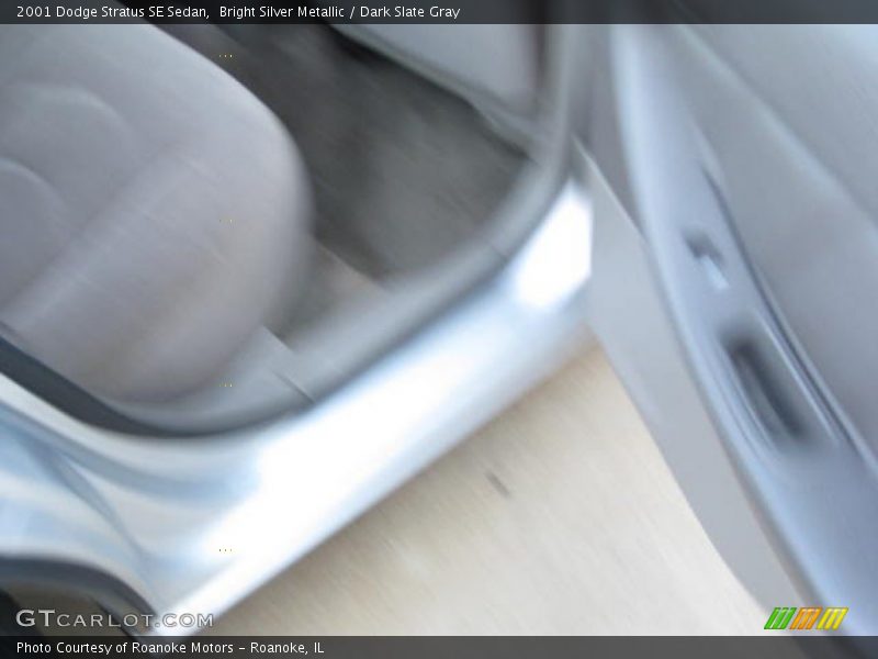 Bright Silver Metallic / Dark Slate Gray 2001 Dodge Stratus SE Sedan