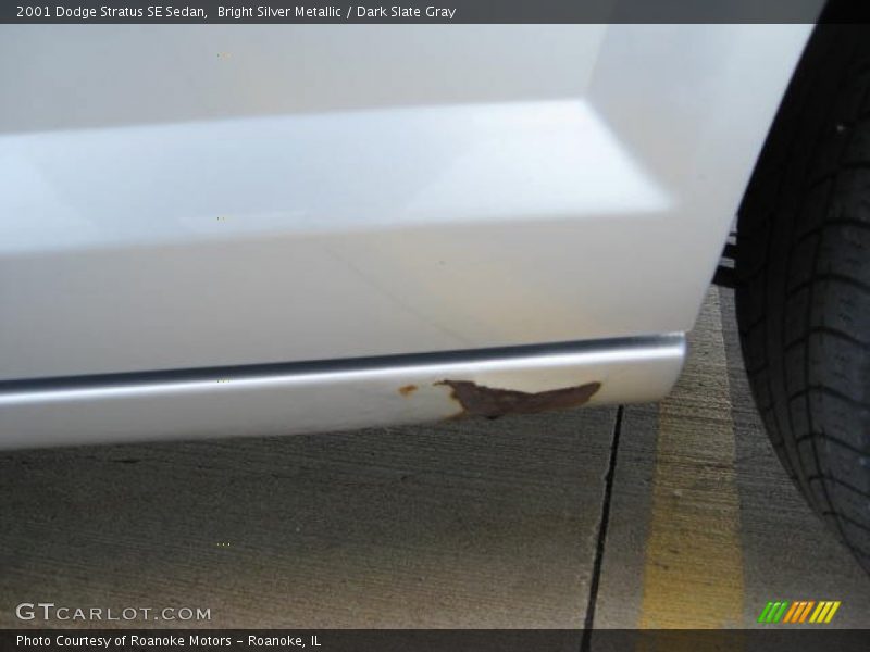 Bright Silver Metallic / Dark Slate Gray 2001 Dodge Stratus SE Sedan