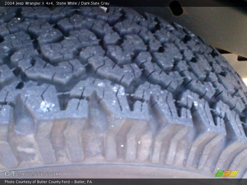 Stone White / Dark Slate Gray 2004 Jeep Wrangler X 4x4