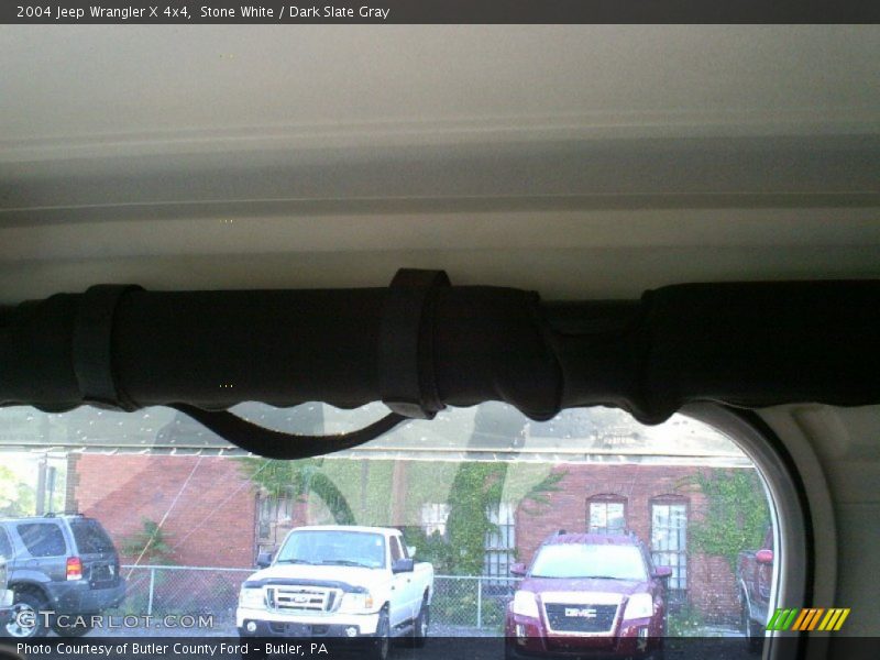 Stone White / Dark Slate Gray 2004 Jeep Wrangler X 4x4