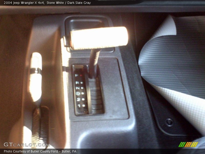 Stone White / Dark Slate Gray 2004 Jeep Wrangler X 4x4