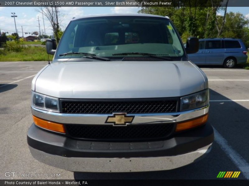 Silver Birch Metallic / Medium Pewter 2007 Chevrolet Express LS 1500 AWD Passenger Van