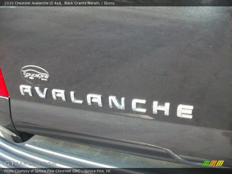 Black Granite Metallic / Ebony 2010 Chevrolet Avalanche LS 4x4