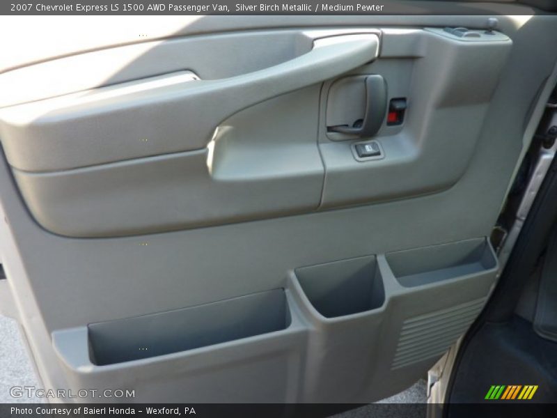 Silver Birch Metallic / Medium Pewter 2007 Chevrolet Express LS 1500 AWD Passenger Van